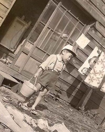 昭和40年　バケツを持った少年